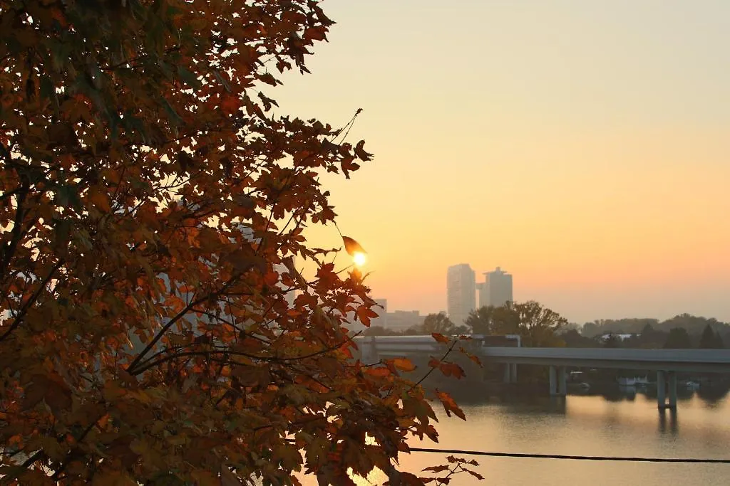 Strandhotel Alte Donau Vienna Hotel