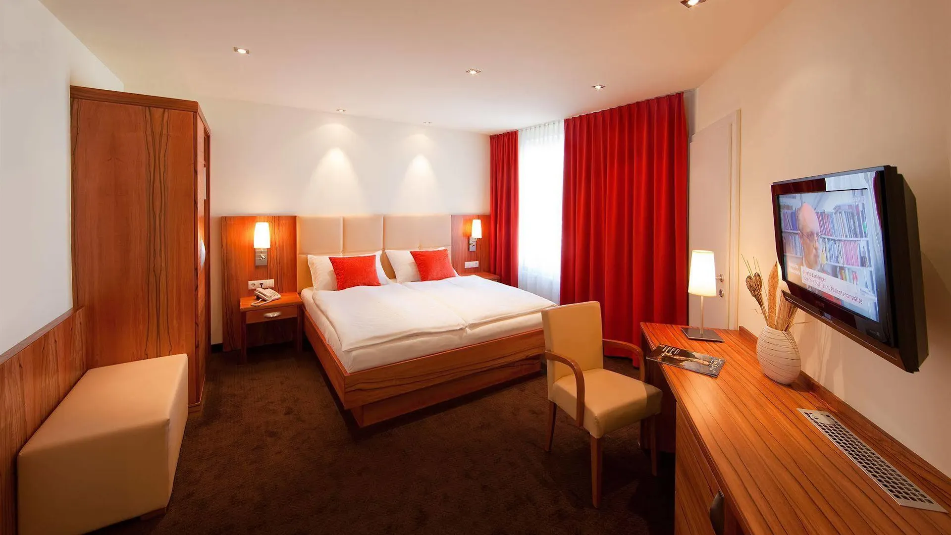 Strandhotel Alte Donau Vienna 4*,