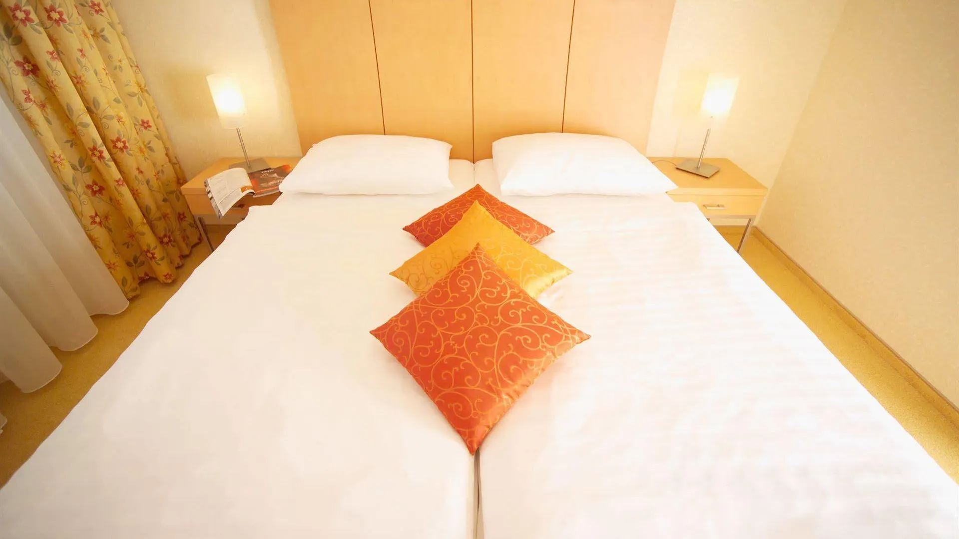 Strandhotel Alte Donau Vienna