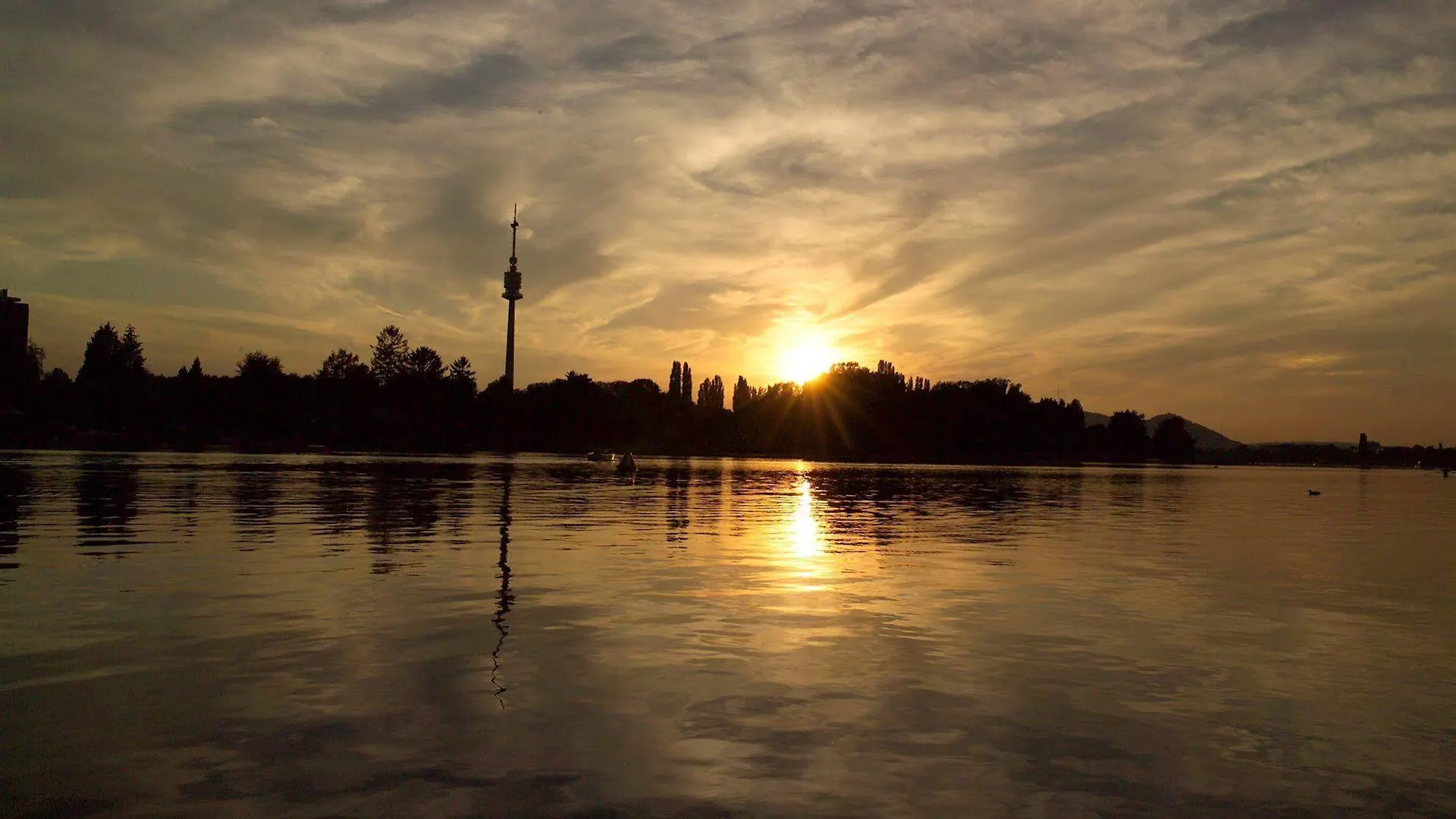 Strandhotel Alte Donau Vienna